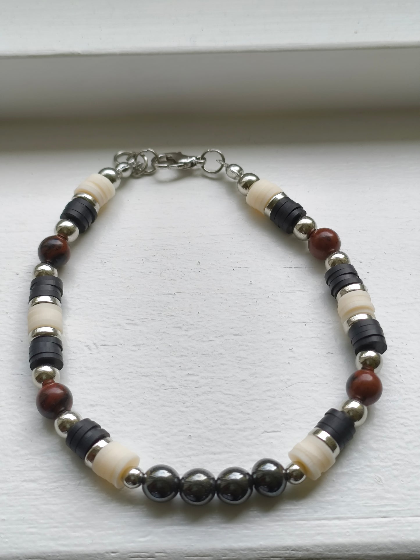 Luxe Eclipse - Golden Swan Stone & Hematite Bracelet