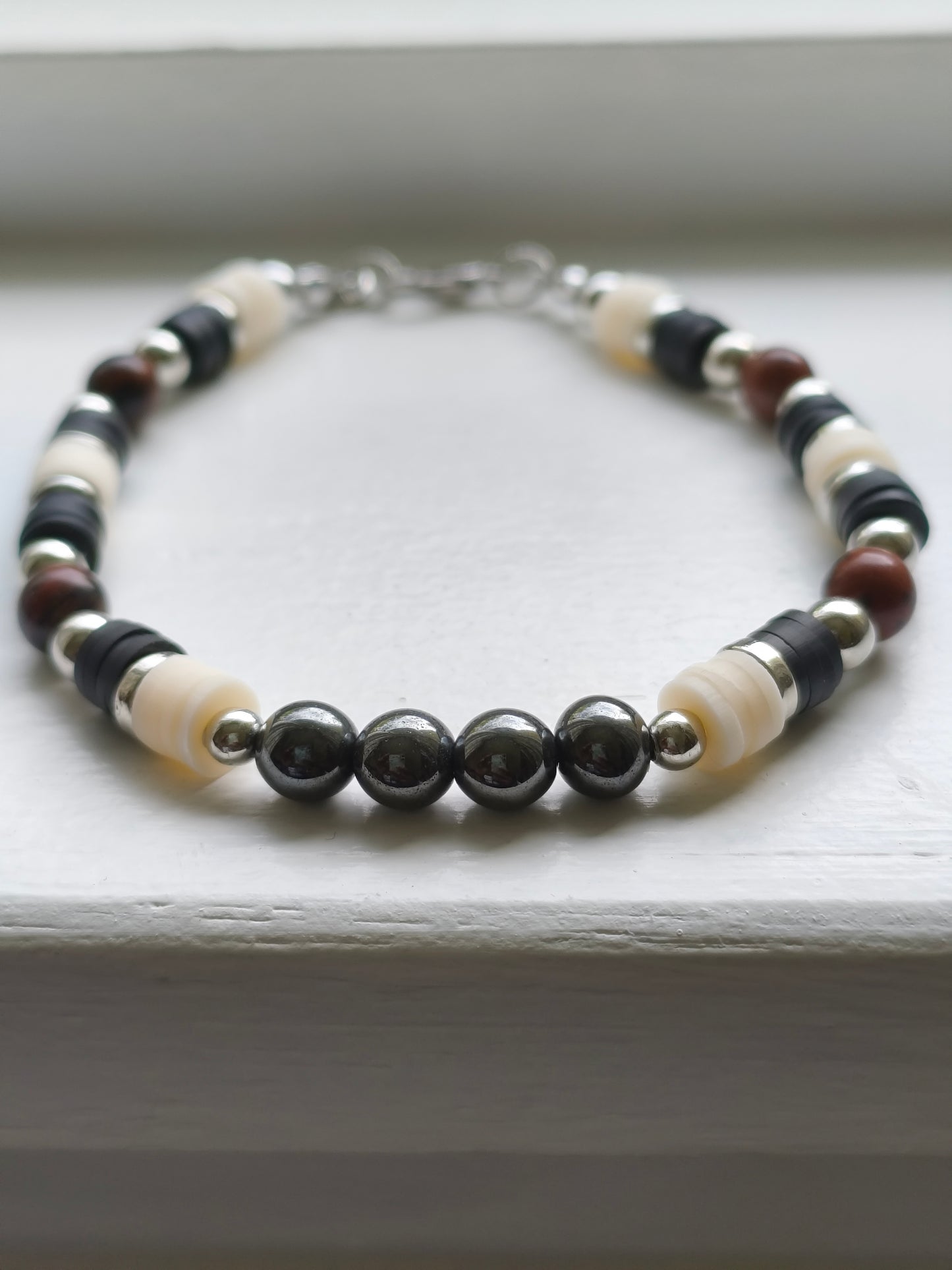 Luxe Eclipse - Golden Swan Stone & Hematite Bracelet
