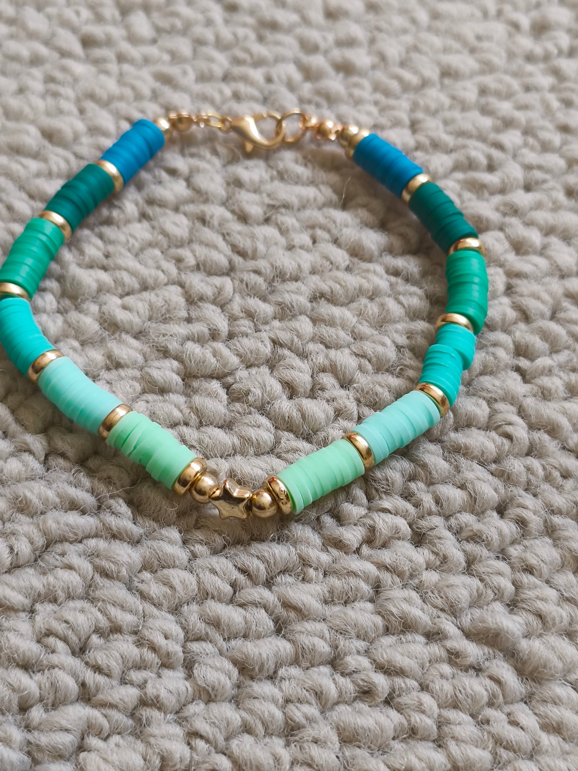 Green clay bead bracelet with star and clasp image 1