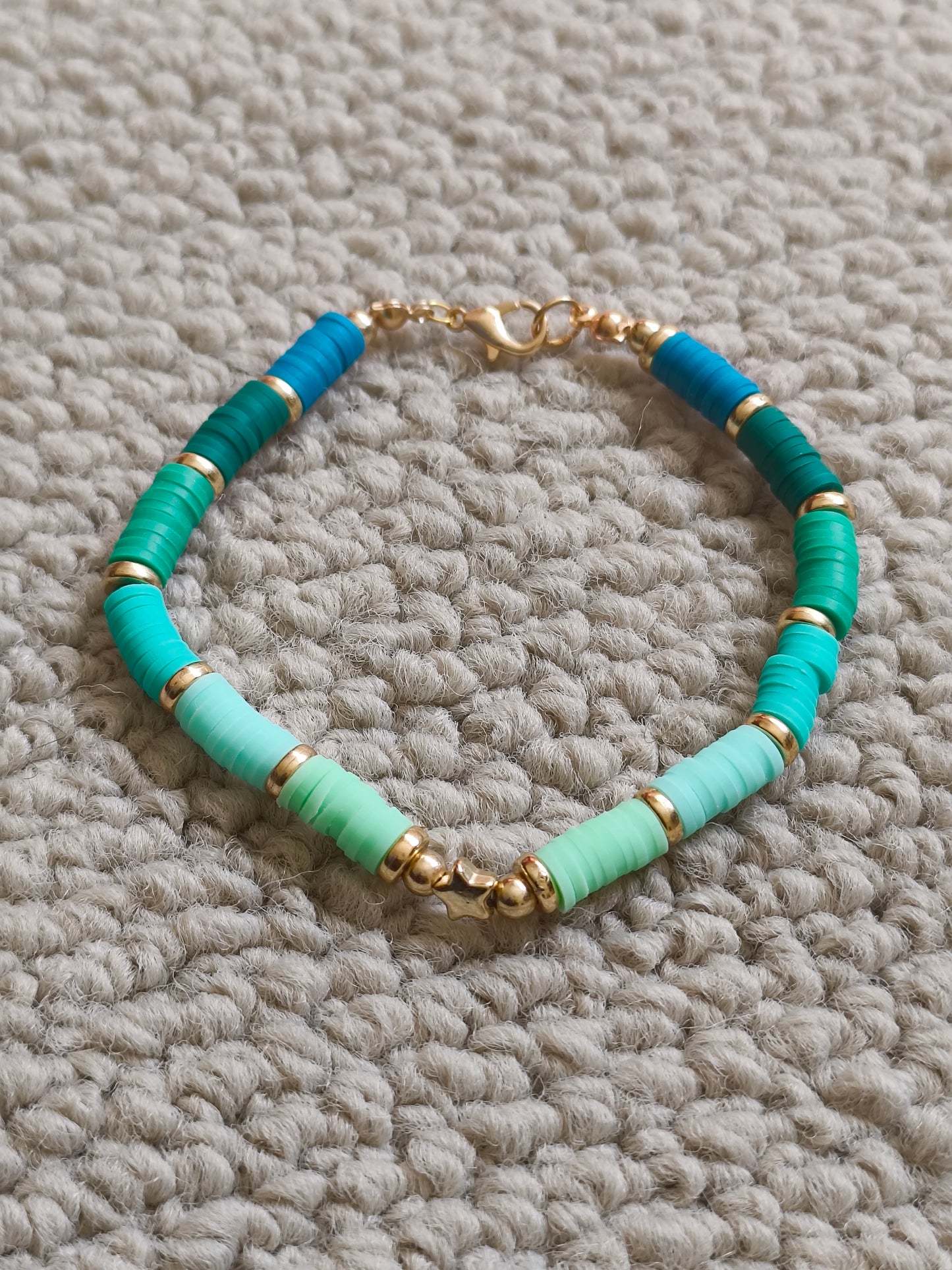 Green clay bead bracelet with star and clasp image 3