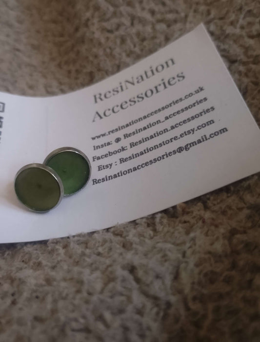 Green studs image 0